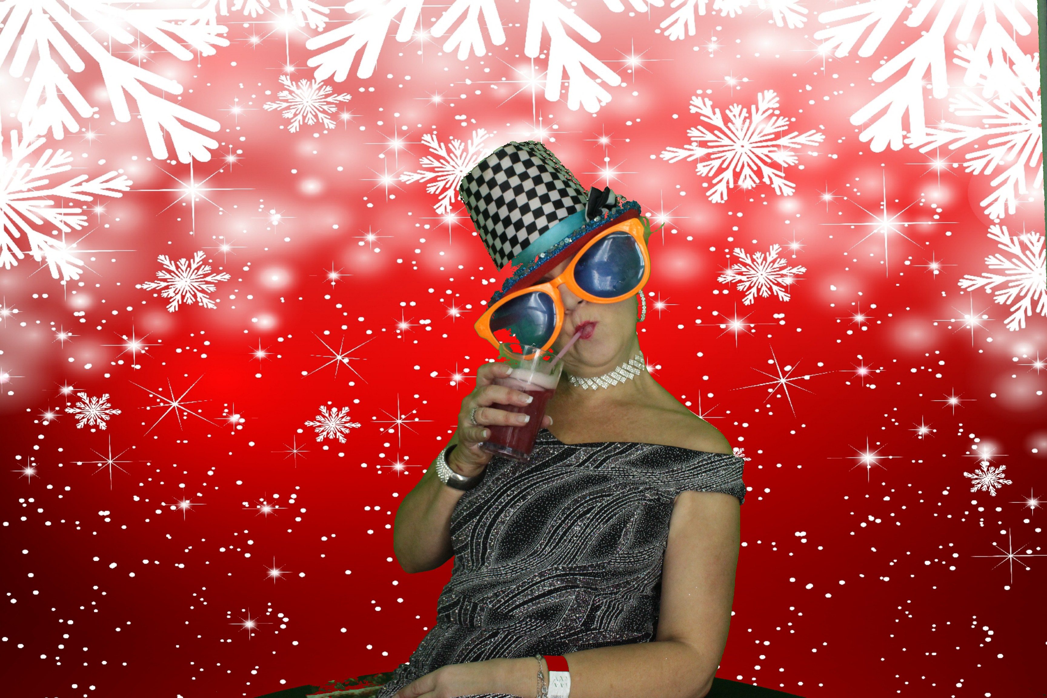 One Line Christmas Party | View more photos from the event at gallery.myphotoboothexperience.co.uk/u/MyPhotoBoothExperienceLtd/One-Line-Christmas-Party